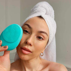 Isla Facial Cleansing Brush